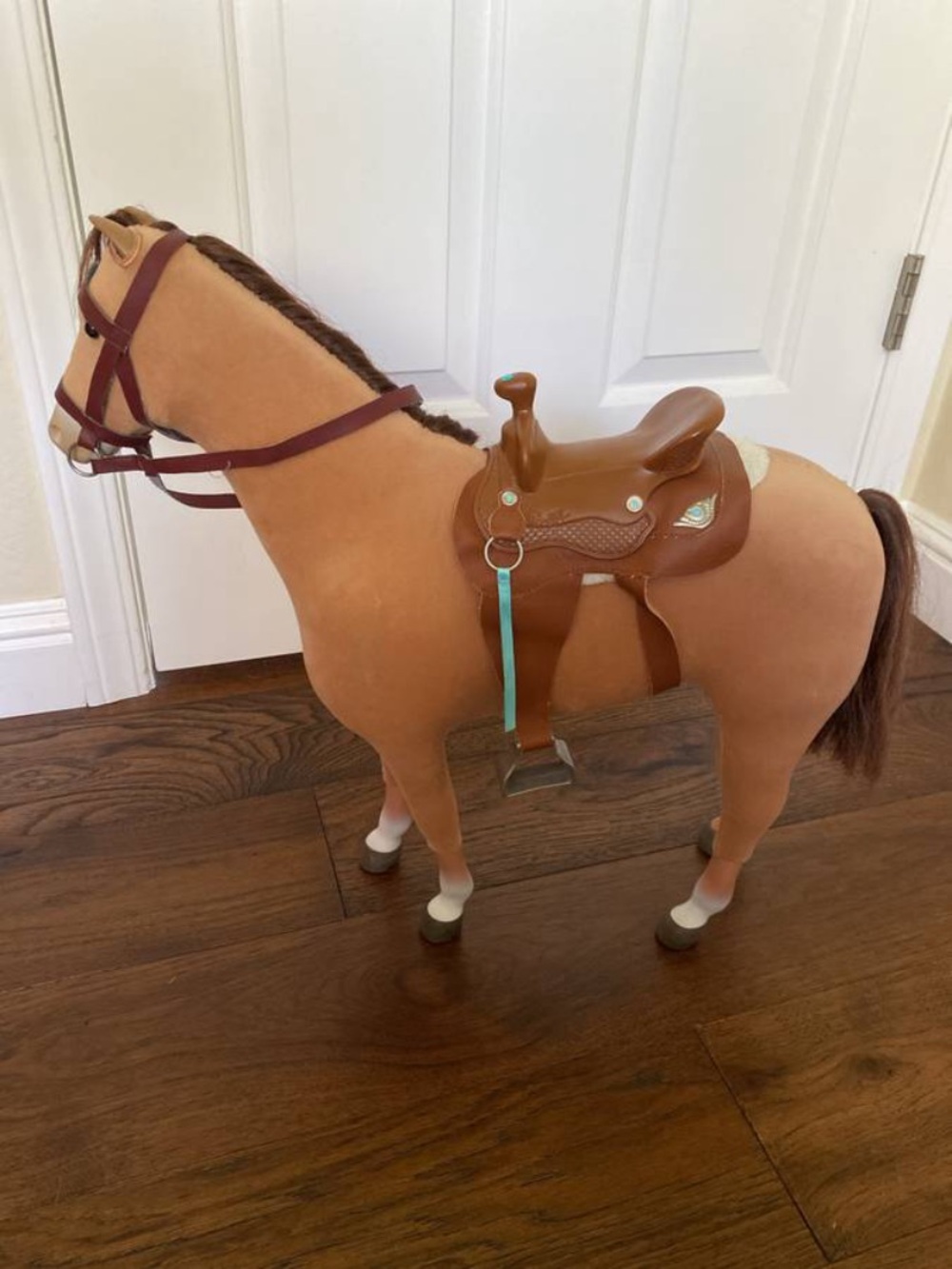AMERICAN GIRL LOT: Chestnut Horse, Riding Accessories, Riding Outfit - Picture 4 of 9
